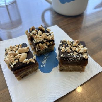 Salesforce Tower - Shared Office Spaces Near Me - San Francisco, California