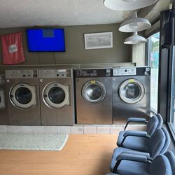 Tatnuck Laundromat & Dry Cleaning