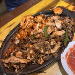 Laredo Mexican Restaurant - Texas Fajitas