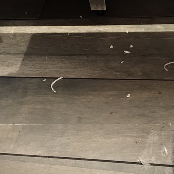 KFC - Mit Abstand der schmutzigste KFC, den ich gesehen habe! - Chicken Wings Near Me - Frankfurt, HE KFC - Mit Abstand der schmutzigste KFC, den ich gesehen habe! - Chicken Wings Near Me - Frankfurt, HE