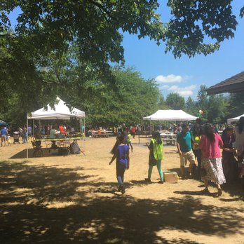 Lake Sammamish State Park - Rentable picnic area for summer parties - Parks Near Me - Issaquah, Washington
