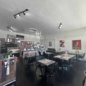 El Chamo Arabe - Dining room. - Mediterranean Near Me - Albuquerque, New Mexico