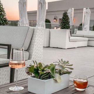 SkyBar Green Hills by null