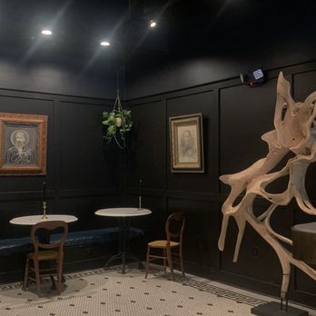 KnuckleBones Elixir - Interior - Coffee & Tea Near Me - Mobile, Alabama