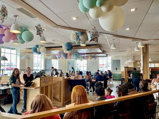 Avgo Breakfast and Lunch by null