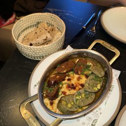 Chorizos y Queso Fundido Chorizos y Queso Fundido