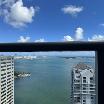 Brickell Window Cleaners - Brickell Window Cleaners - Window Washing Near Me