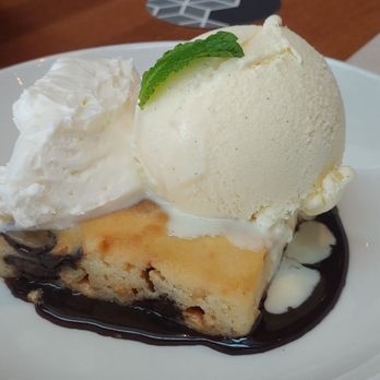 Moxies Square One Restaurant - Canadian (New) Near Me - Mississauga, Ontario Moxies Square One Restaurant - Canadian (New) Near Me - Mississauga, Ontario