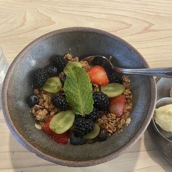 Bearcat CBD - Yogurt with fruit and granola - Coffee & Tea Near Me - New Orleans, Louisiana