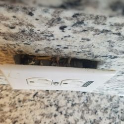 Budget Cabinets - Does this look safe to u? his response "YOU need to buy bigger screws" me?