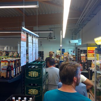 Tegut - Das erste mal, dass ich in einem Getränkemarkt 10 Personen vor mir in der Schlange habe und nur einer kassiert... - Grocery Near Me - Würzburg, BY