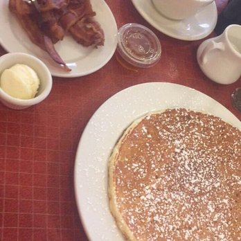 Sweet Maple Cafe - Pancakes - American Near Me - Chicago, Illinois