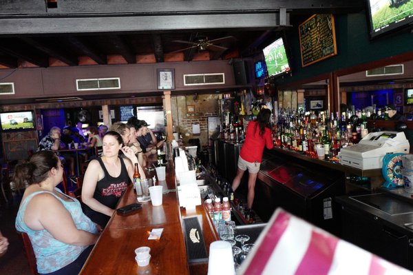 Molly's Irish Pub by null