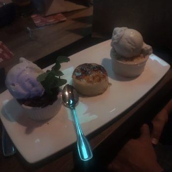 Yard House - 10/2019 trio of desserts - New American Near Me - Honolulu, Hawaii Yard House - 10/2019 trio of desserts - New American Near Me - Honolulu, Hawaii