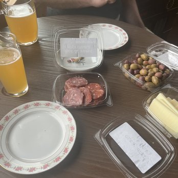 Plan Bee Farm Brewery - Breweries Near Me - Poughkeepsie, New York