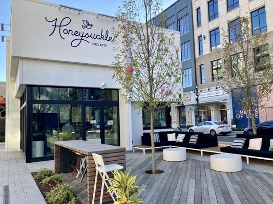 Honeysuckle Gelato Fenton by null