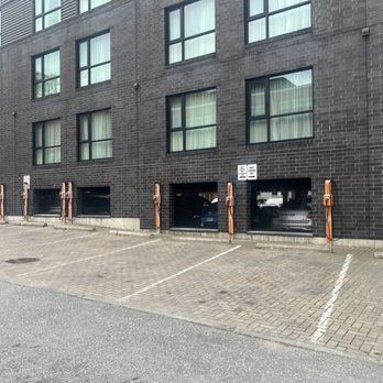 Cummings Electric - 8 level 2 EV chargers at the Hilton Burlington. We install and service EV chargers! - Electricians Near Me - South Burlington, Vermont Cummings Electric - 8 level 2 EV chargers at the Hilton Burlington. We install and service EV chargers! - Electricians Near Me - South Burlington, Vermont