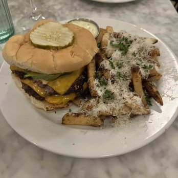 Emerson's - Emerson's burger - Cocktail Bars Near Me - Pittsburgh, Pennsylvania