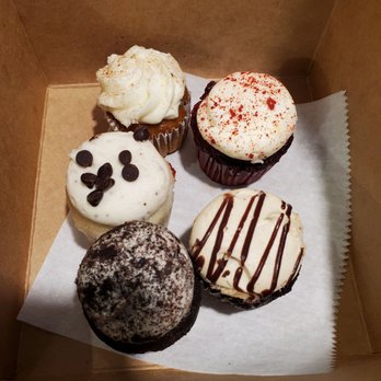 Montilios - Mini cupcakes - Bakeries Near Me - Braintree, Massachusetts Montilios - Mini cupcakes - Bakeries Near Me - Braintree, Massachusetts