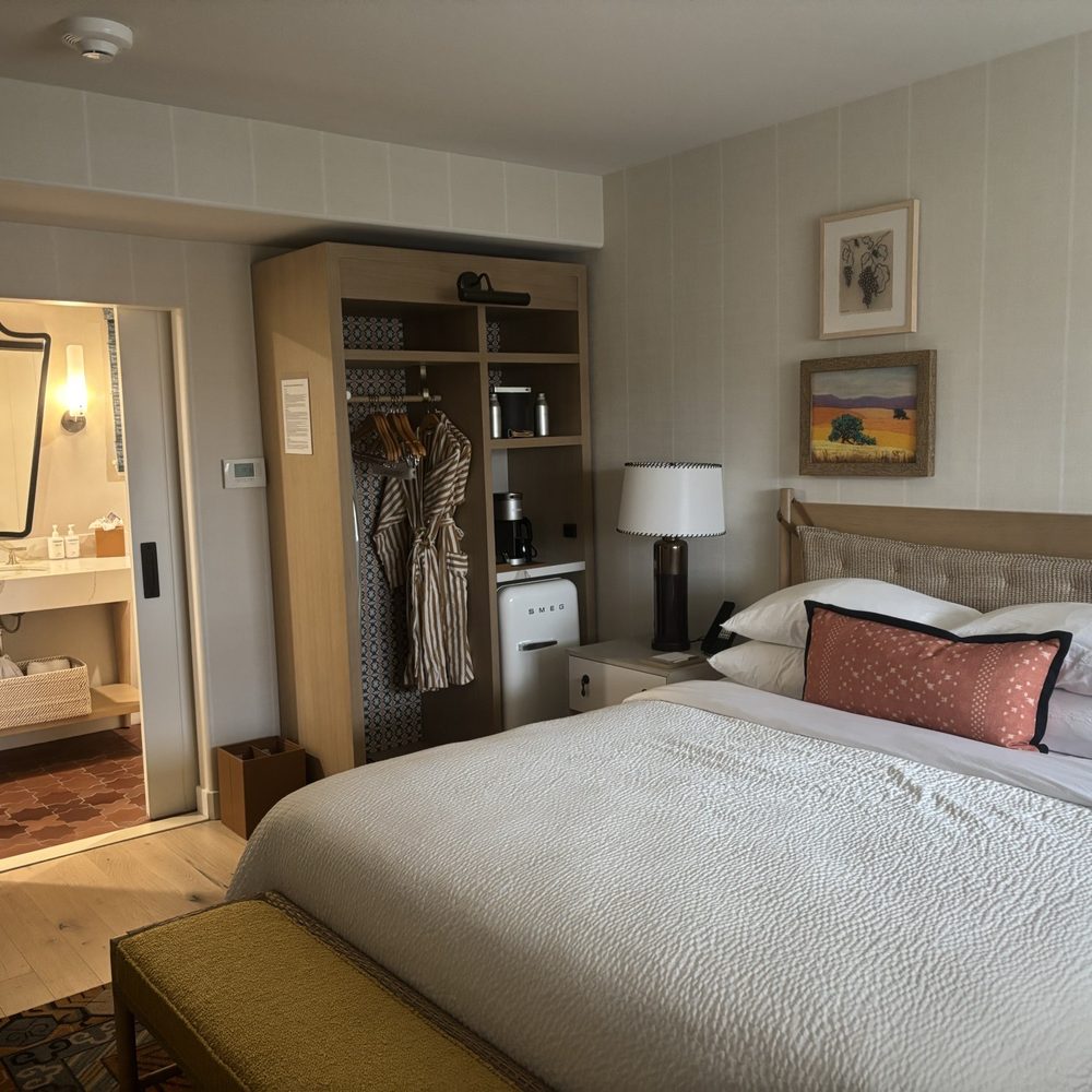 Paso Robles Inn - Quirky wardrobe unit - Hotels Near Me - Paso Robles, California