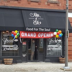 Khi & Eli's Holyoke - They're finally open! Waiting forever for this.