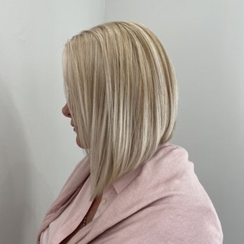 Studio VĒ Salon and Dry Bar - Blonde inverted bob - Hair Salons Near Me - Altamonte Springs, Florida Studio VĒ Salon and Dry Bar - Blonde inverted bob - Hair Salons Near Me - Altamonte Springs, Florida