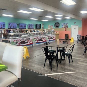 M&R Ice Cream 2 - Inside - Ice Cream & Frozen Yogurt Near Me - Whitsett, North Carolina