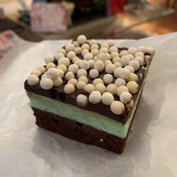 Celena's Bakery - Christmas mint brownie bar