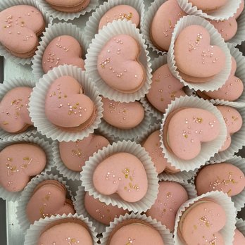 Oioi Sweets - Heart macarons - Macarons Near Me Oioi Sweets - Heart macarons - Macarons Near Me