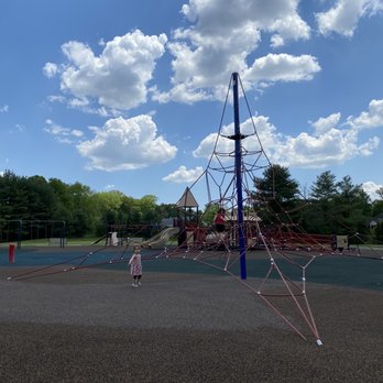 Ponderosa Park - Parks Near Me - Scotch Plains, New Jersey