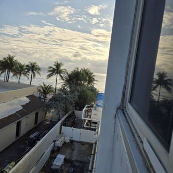 Ocean Manor Beach Resort - Hotels Near Me - Fort Lauderdale, Florida