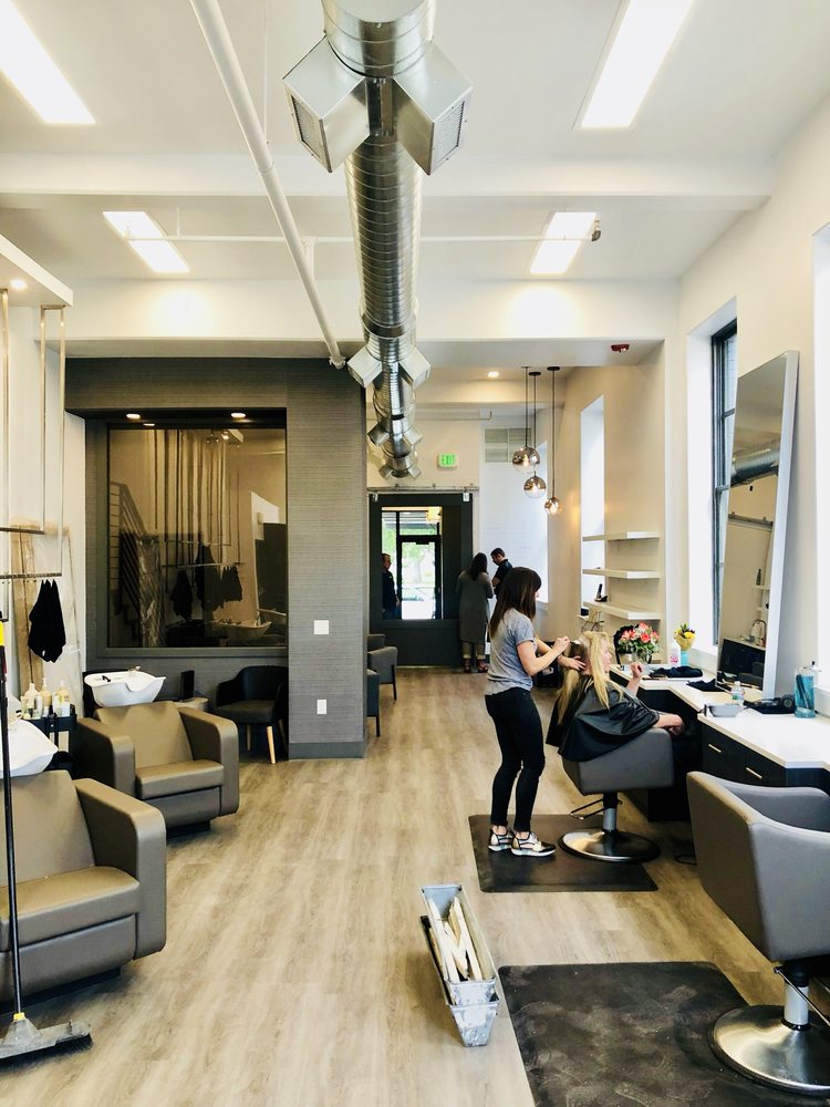 Kulør Hair Design and Color Studio Logo