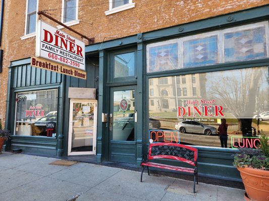 Maggie's Bar and Grill by null