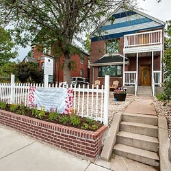 Highlands Acupuncture - Outside of our wonderful home, our offices are located up the stairs.