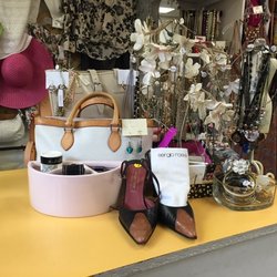 A Second Time Around - Fashion consultants help coordinate your look!