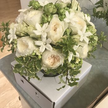 Floral Design Studio - Bridal bouquet - Florists Near Me - Fremont, California
