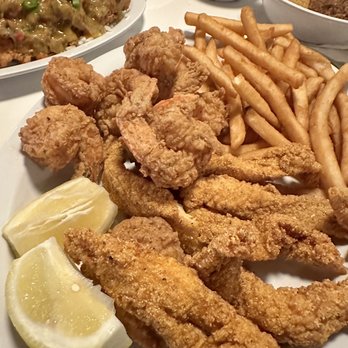 Sawyer & Co - Combo Seafood Platter - Diners Near Me - Austin, Texas Sawyer & Co - Combo Seafood Platter - Diners Near Me - Austin, Texas