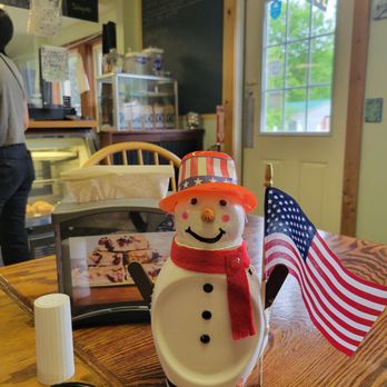 Fired on the Mountain Cafe - Coffee & Tea Near Me - Lincoln, New Hampshire Fired on the Mountain Cafe - Coffee & Tea Near Me - Lincoln, New Hampshire