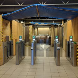 Glencairn Subway Station - Viewmount entrance/exit on the southern end of the platform. Automated unstaffed entrance. September 2018 station being renovated