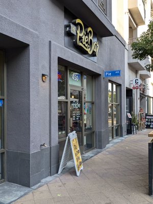 Laurie’s Pie Bar by null