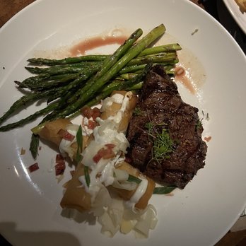 JOEY Rideau - Steak with crispy wonton mash potatoes! - Canadian (New) Near Me - OTTAWA, Ontario JOEY Rideau - Steak with crispy wonton mash potatoes! - Canadian (New) Near Me - OTTAWA, Ontario