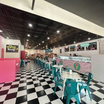 Sugarville - Ice Cream & Frozen Yogurt Near Me - Libertyville, Illinois