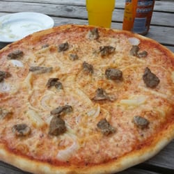 Hasses Pizzeria - Milano, tunn botten god ost