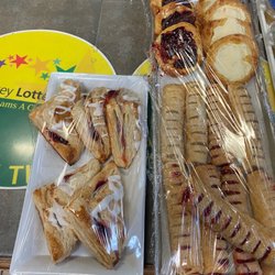 Bagel Junction - Fresh baked pastries. Yum