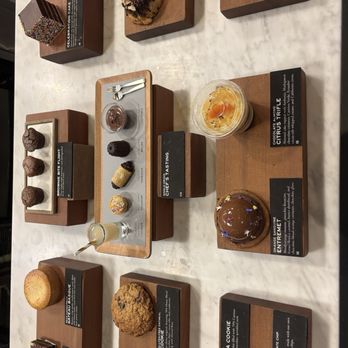 Dandelion Chocolate - Display case - Chocolatiers & Shops Near Me - San Francisco, California Dandelion Chocolate - Display case - Chocolatiers & Shops Near Me - San Francisco, California