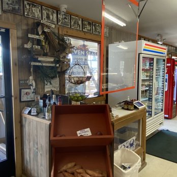 Seven Seas Seafood Market - Check out station - Seafood Markets Near Me - Murrells Inlet, South Carolina