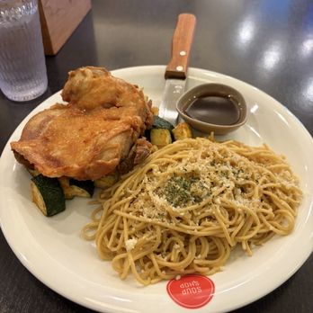 Soup Shop - Crispy chicken garlic noodles - Vietnamese Near Me - Costa Mesa, California Soup Shop - Crispy chicken garlic noodles - Vietnamese Near Me - Costa Mesa, California