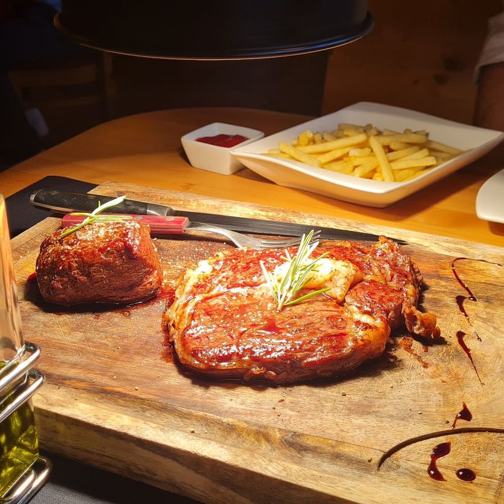 Chacarero - Steaks - Filet: 5.5 oz (left) and Ribeye: 10.5 oz (right) - Steakhouses Near Me - Kaiserslautern, RP Chacarero - Steaks - Filet: 5.5 oz (left) and Ribeye: 10.5 oz (right) - Steakhouses Near Me - Kaiserslautern, RP