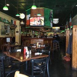 Kelly's Downtown - Nice local bar.