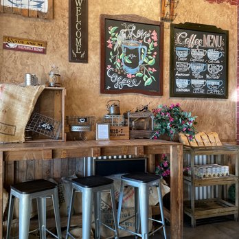 Ella Cafe - Cute sitting area - Coffee & Tea Near Me - Plantation, Florida